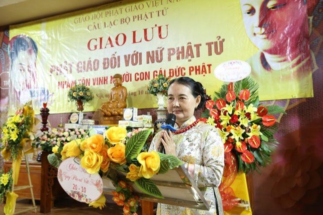 ha noi  giao luu  ??phat giao doi voi nu phat tu ?? tai chua quan su