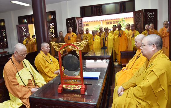 ha noi  le tu tu man ha tai chua quan su