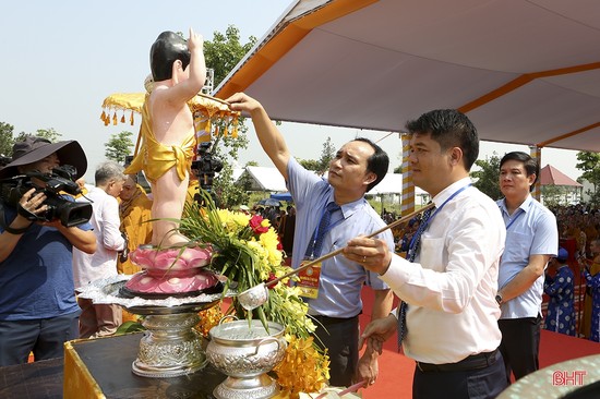 ha tinh trang trong to chuc dai le phat dan 2023 tai chua trieu son