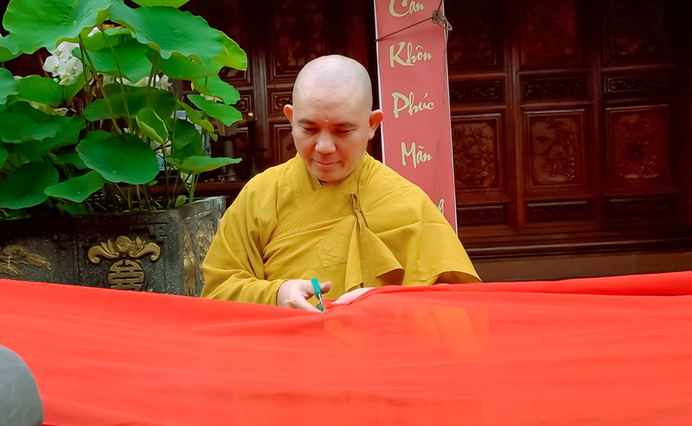 hai phong  chua truc am to chuc dai le phat dan pl 2566 voi nhieu hoat dong y nghia
