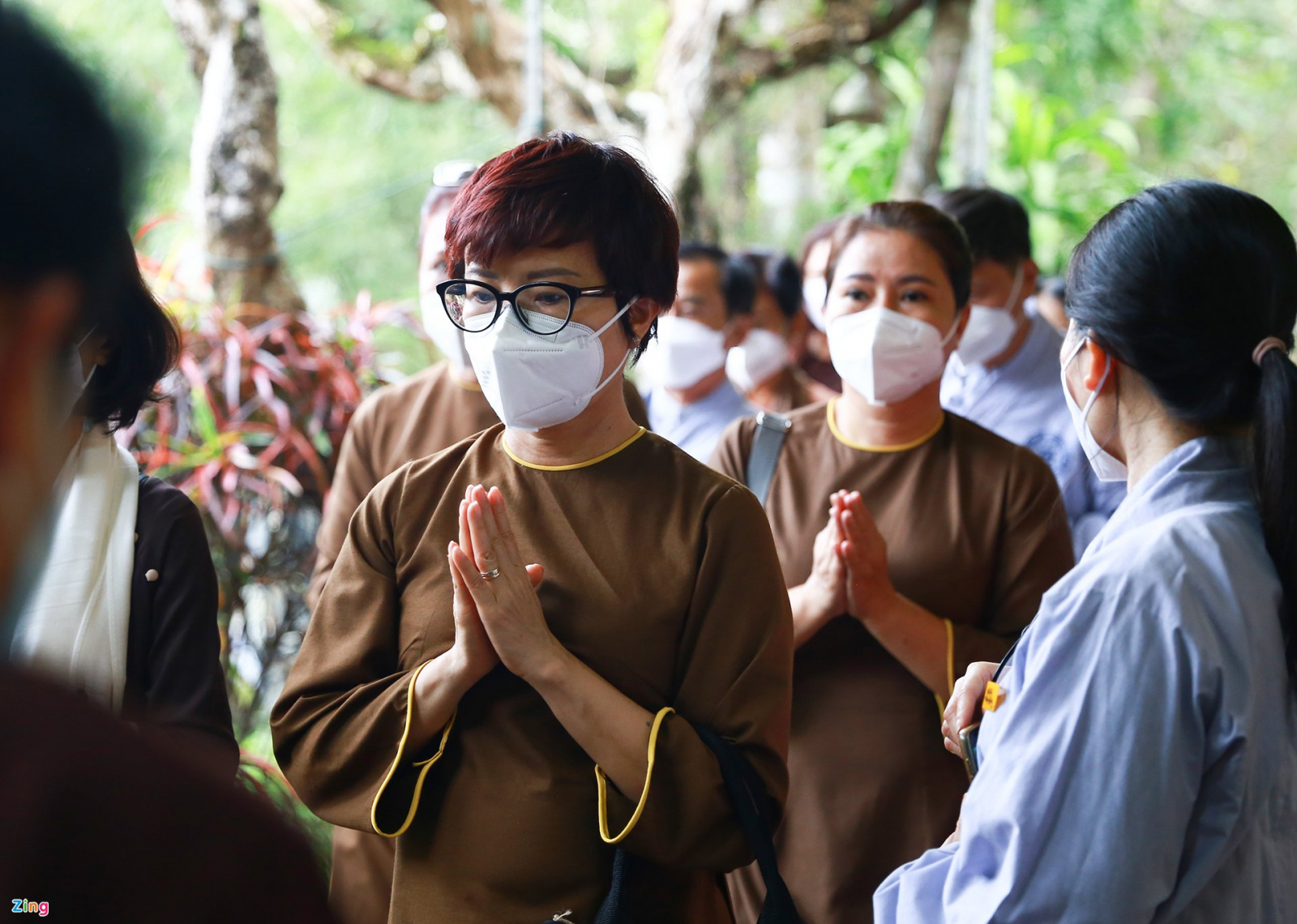 hang tram nguoi den vieng thien su thich nhat hanh