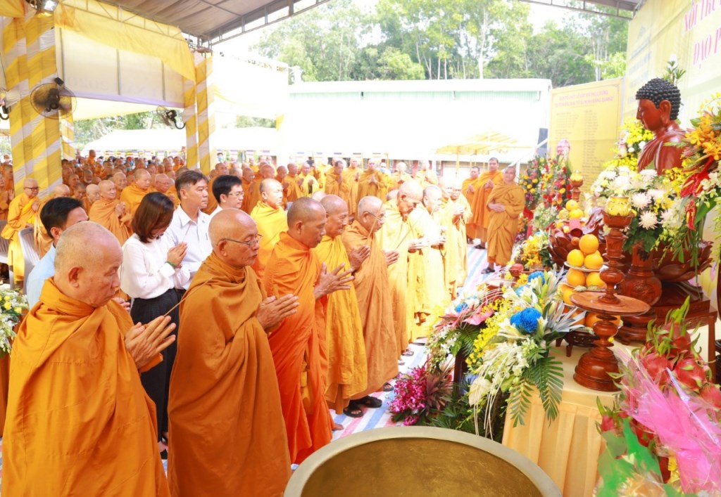 he phai khat si phuc dung di tich to su minh dang quang