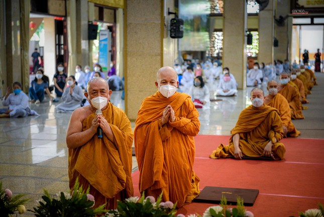 he phai khat si to chuc le tuong niem 68 nam to su minh dang quang vang bong