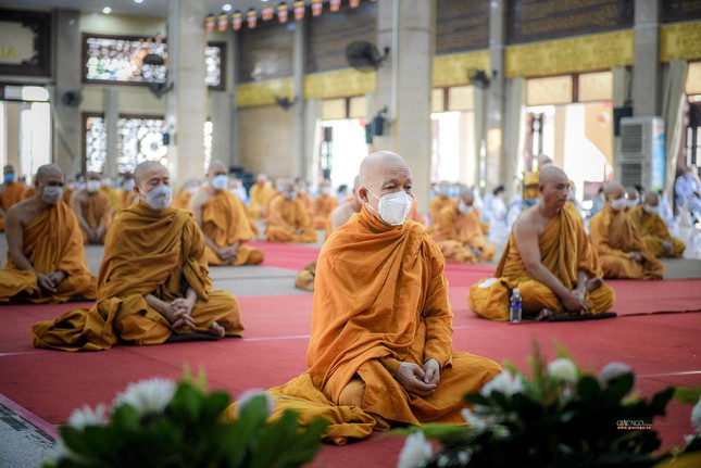 he phai khat si to chuc le tuong niem 68 nam to su minh dang quang vang bong