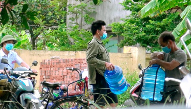 ho tro nuoc loc cho thon thanh mai  tinh thai binh  dang phong toa vi dich covid 19