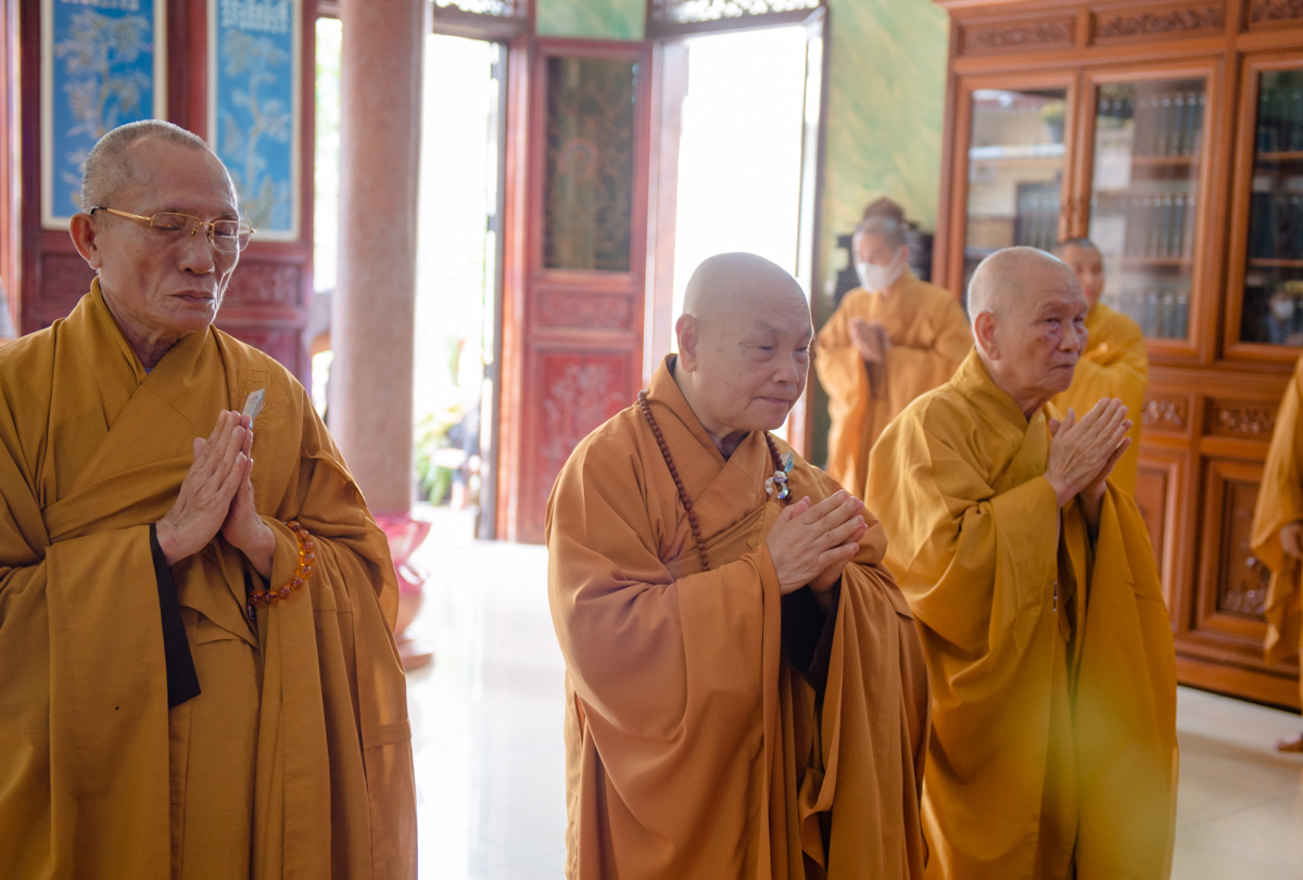 hoa thuong chu tich dang huong tuong niem quoc su phuoc hue va dai lao hoa thuong thich bao an
