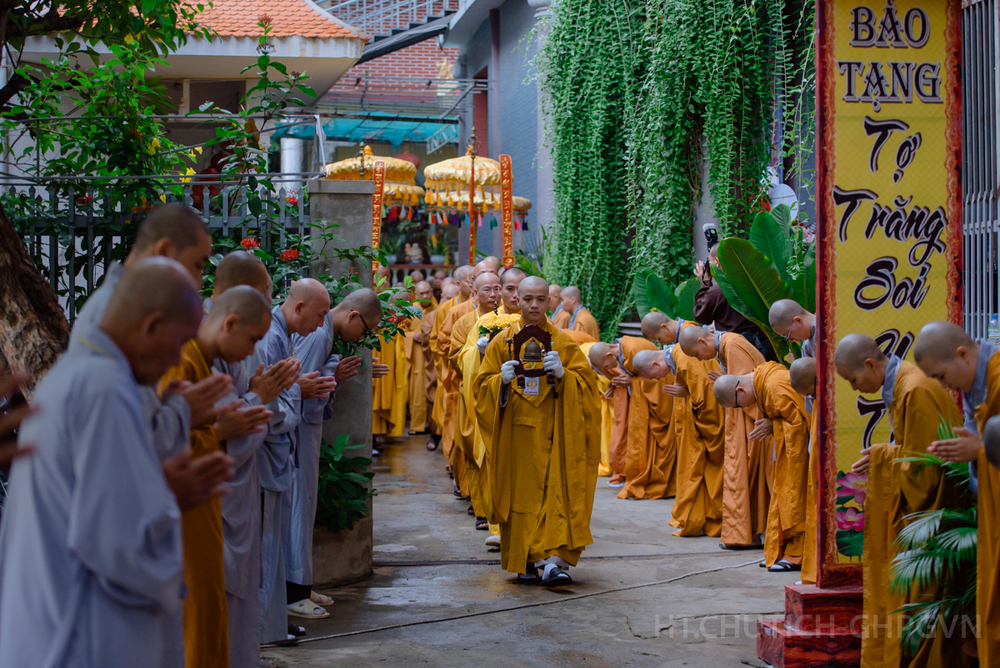 hoa thuong thich thien nhon duong vi dan dau hoa thuong dai gioi dan bao tang