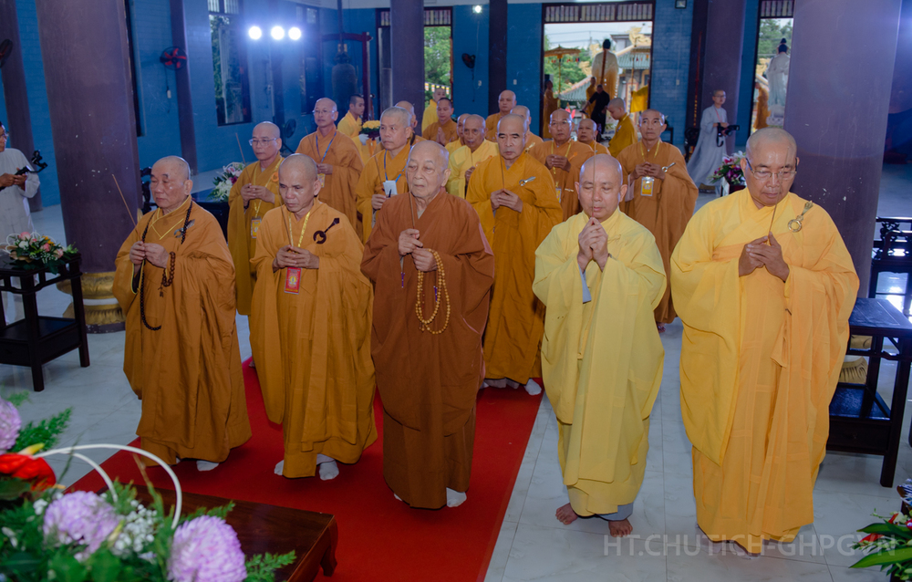 hoa thuong thich thien nhon duong vi dan dau hoa thuong dai gioi dan bao tang