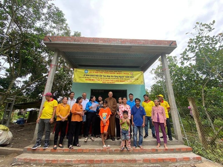 hoi tu thien chua tuong nguyen ban giao nha va khoi cong xay cau be tong tai tinh ben tre