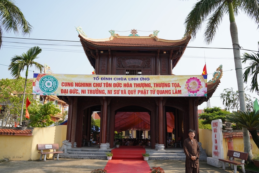 hon 1000 phat tu tham du khoa tu mot ngay an lac tai chua linh ung