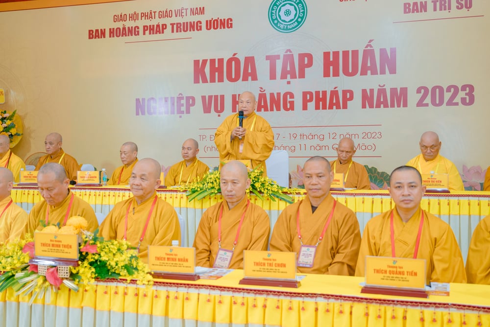 hon 350 tang ni tap huan nghiep vu hoang phap