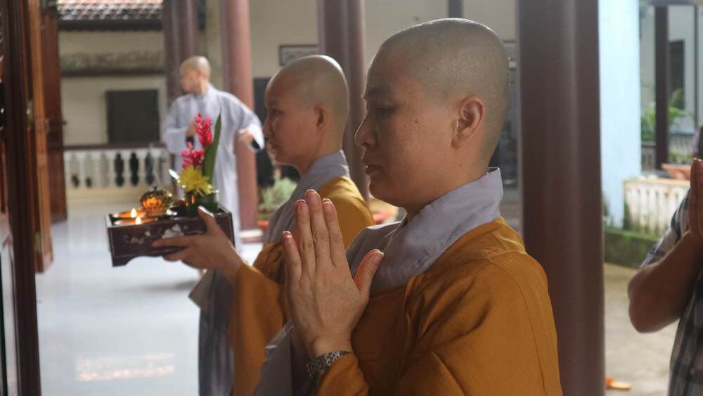 khanh hoa  le dat da trung tu chua bao long