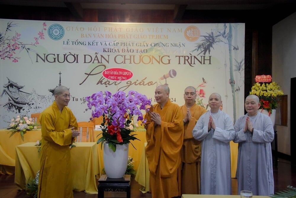 khoa dao tao nguoi dan chuong trinh phat giao thanh tuu vien man