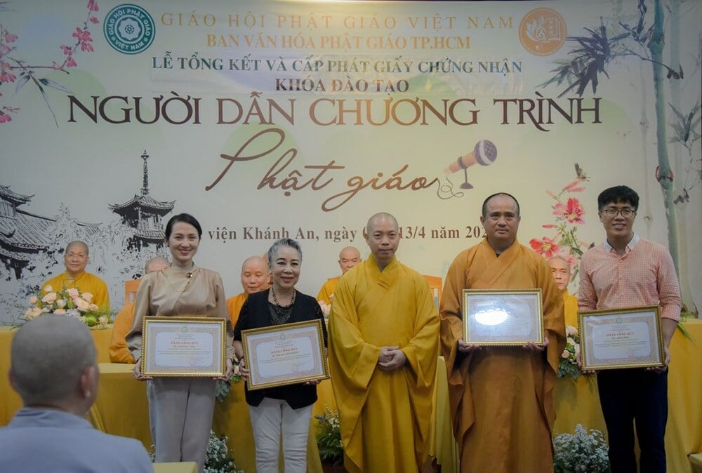 khoa dao tao nguoi dan chuong trinh phat giao thanh tuu vien man