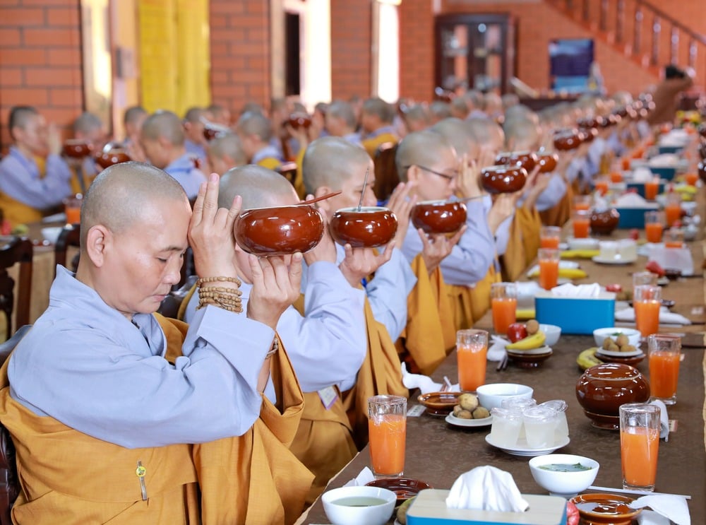 khoa tu chanh niem danh cho chu ni tai chua thien quang ?