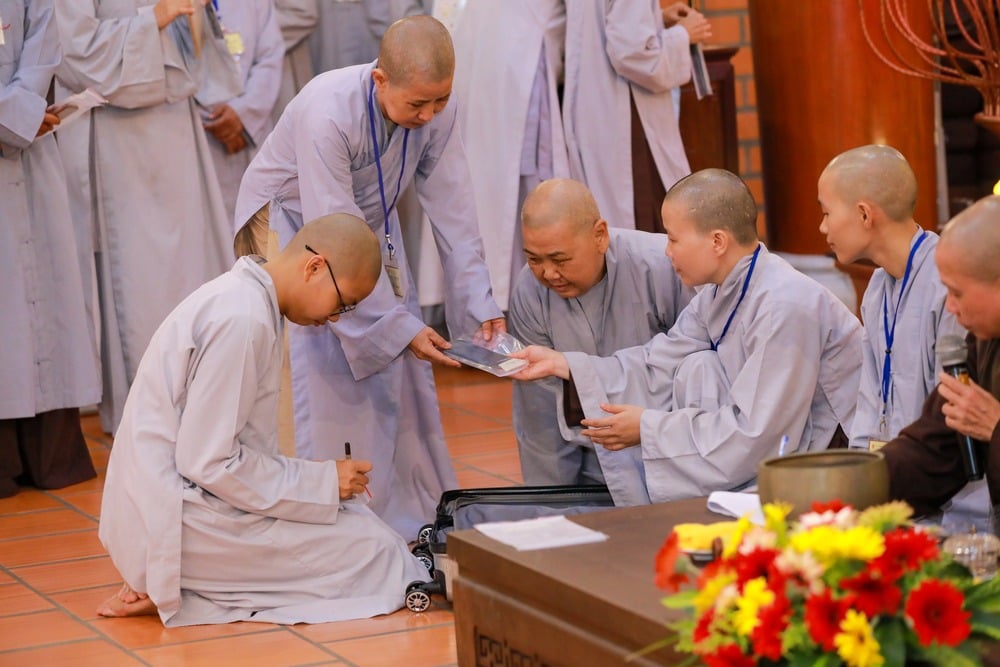 khoa tu chanh niem danh cho chu ni tai chua thien quang ?