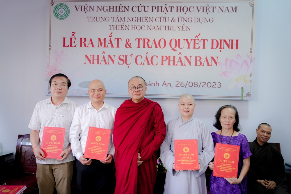 kien toan nhan su cac ban chuyen mon cua trung tam nghien cuu va ung dung thien hoc nam truyen