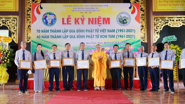 kon tum ky niem 60 thanh lap gia dinh phat tu ghpgvn tinh