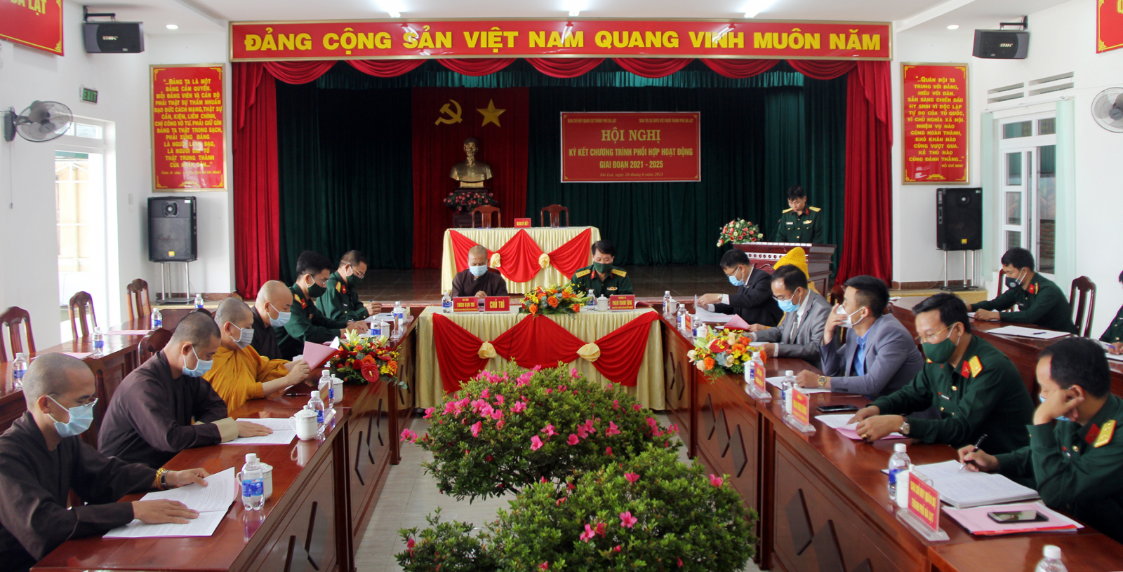 ky ket phoi hop hoat dong giua bts giao hoi phat giao thanh pho va ban chi huy quan su da lat