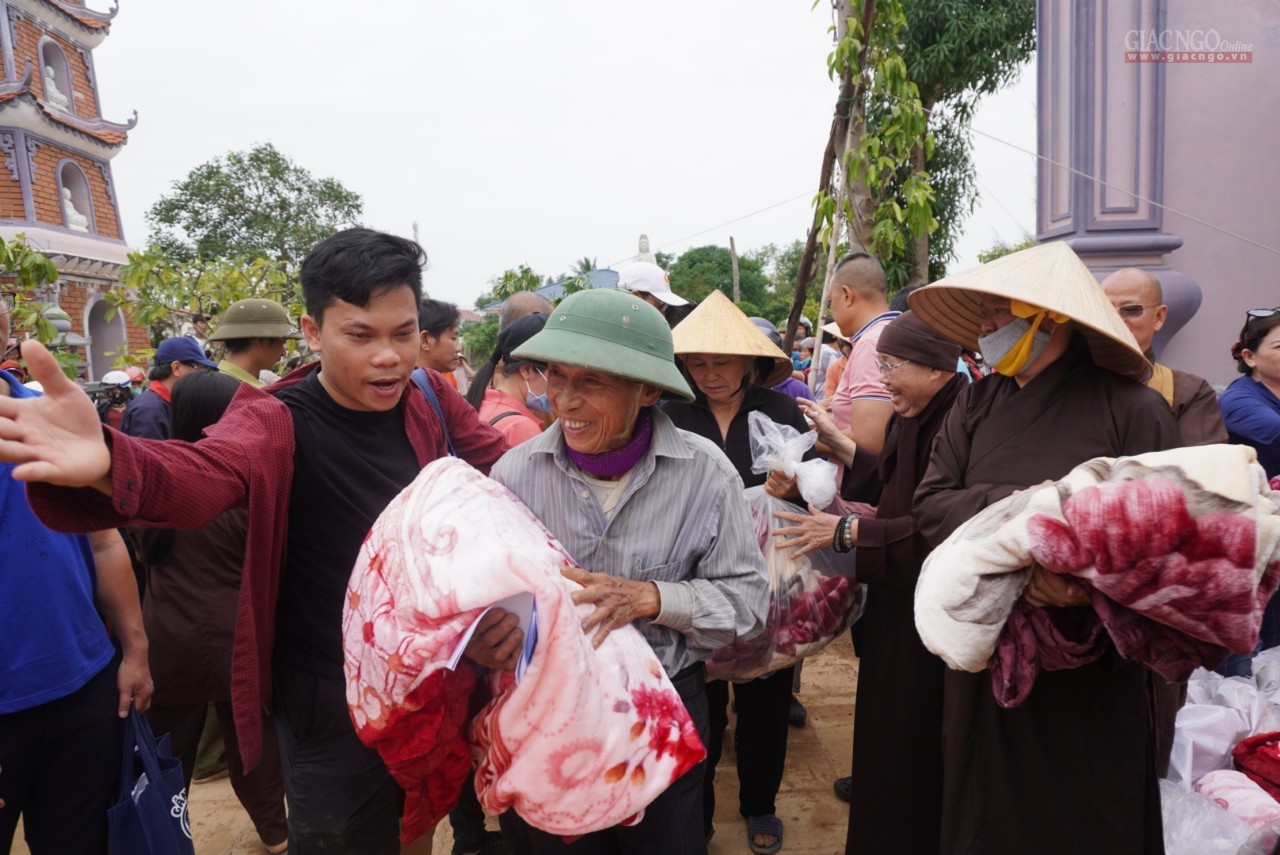 lam sao de tranh hang cuu tro noi thua cho thieu