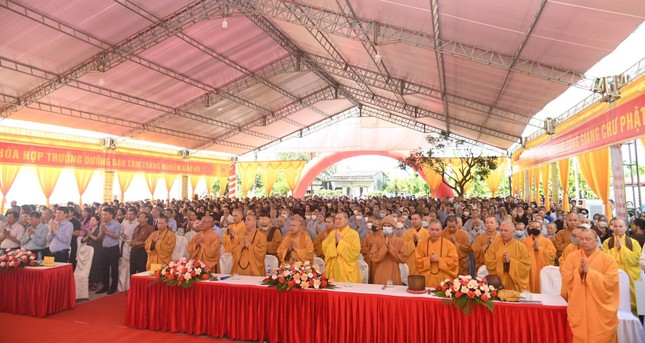 le an vi long cot ngoi dai hung bao dien chua minh khanh