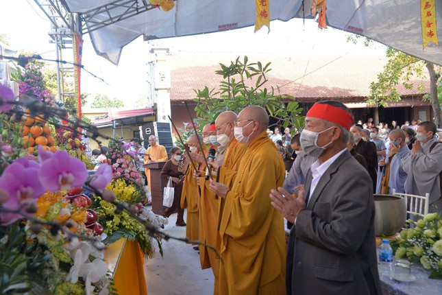 le an vi long cot ngoi dai hung bao dien chua truong phuc