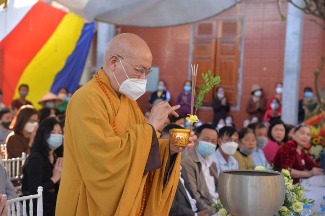 le an vi long cot ngoi dai hung bao dien chua truong phuc