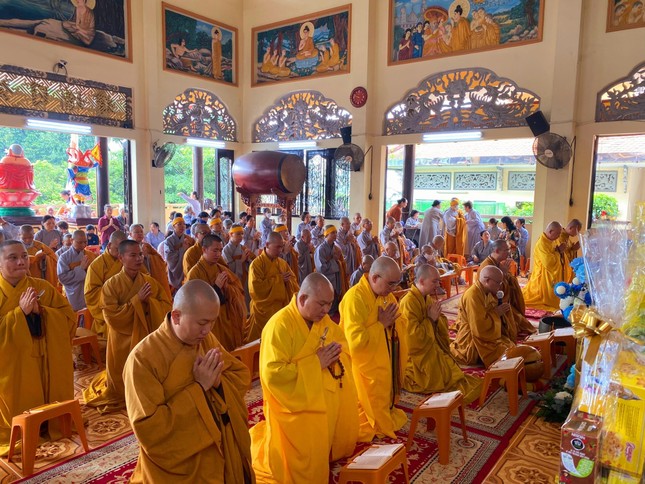 le bach nhat trai tuan ni truong thich nu nhu giac vien chu quan am tu vien