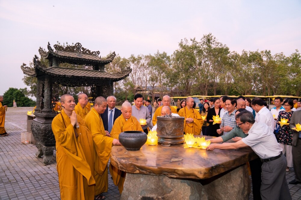 le cau quoc thai dan an hoa binh the gioi