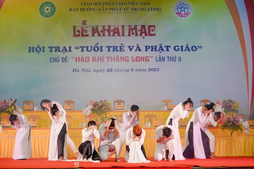 le khai mac hoi trai   8221 tuoi tre va phat giao  8221