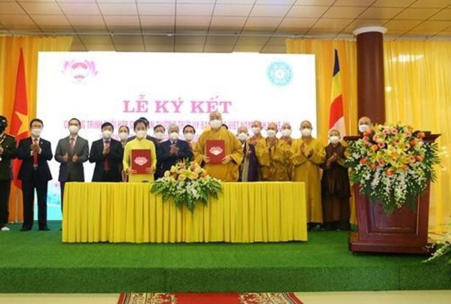 le ky ket chuong trinh phoi hop giua giao hoi va uy ban mttqvn tinh nghe an
