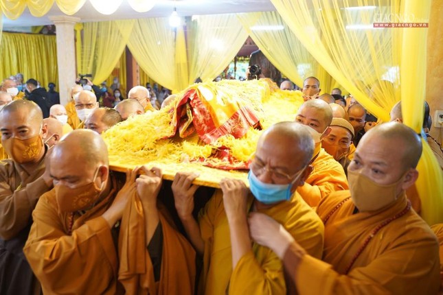 le nhap liem hoa thuong thich pho tue