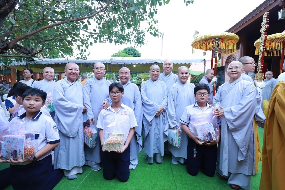 le ra mat tieu ban hoang phap tu thien va phap che phan ban ni gioi trung uong