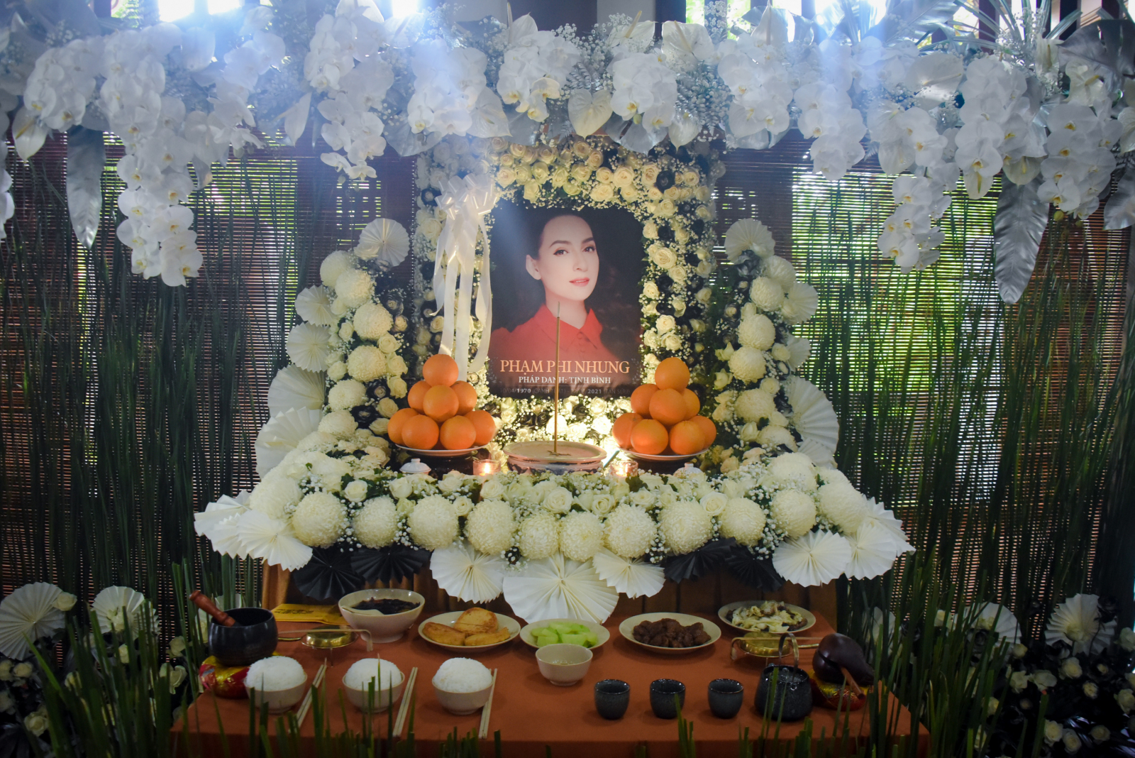 le so that co nghe si phi nhung va cau sieu cac nan nhan tu vong vi dich benh covid 19