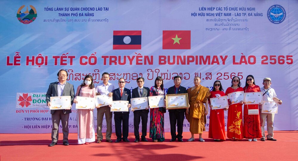 le tet co truyen bunpimay lao 2565 duoc trong the dien ra tai da nang