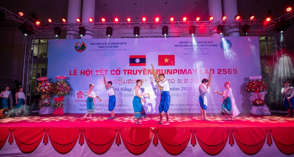 le tet co truyen bunpimay lao 2565 duoc trong the dien ra tai da nang