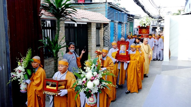 le truy niem phung tong kim quan co ni truong thich nu dat thuan nhap bao thap