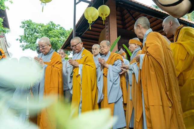 le truy niem phung tong kim quan co ni truong thich nu dat thuan nhap bao thap