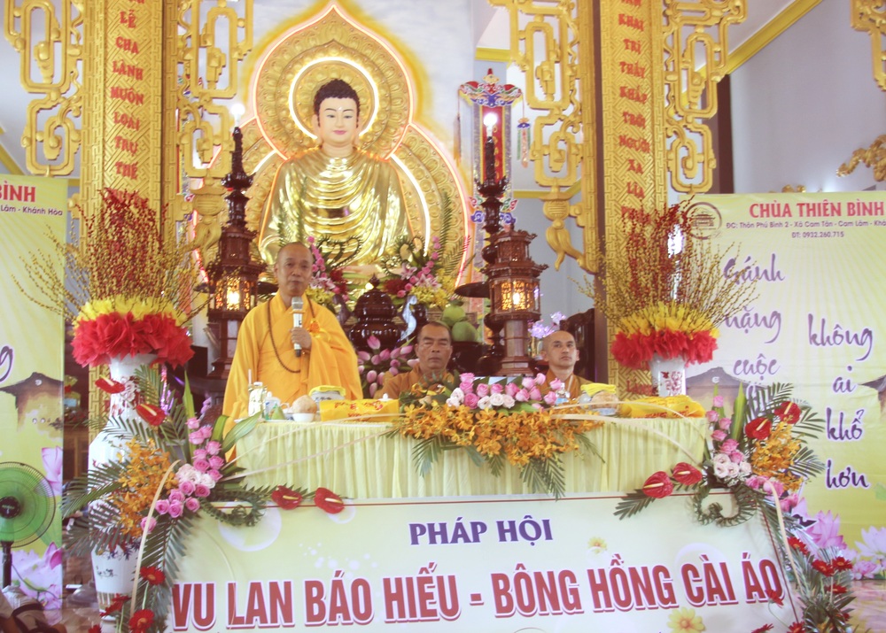 le vu lan bao hieu   cung duong trai tang o chua thien binh