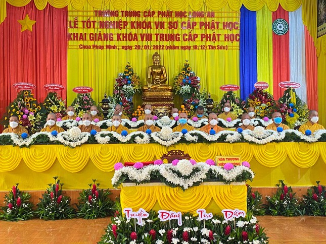 long an le tot nghiep so cap phat hoc va khai giang khoa viii trung cap phat hoc