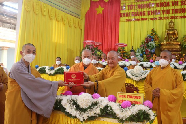 long an le tot nghiep so cap phat hoc va khai giang khoa viii trung cap phat hoc