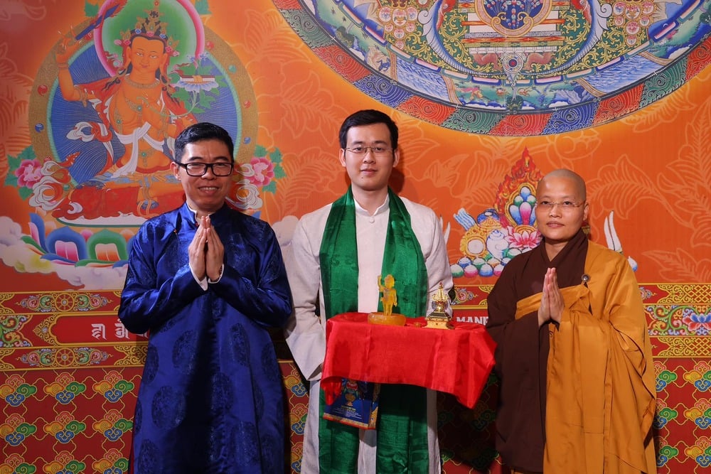 lung linh sac mau phat dan tai dai bao thap mandala tay thien