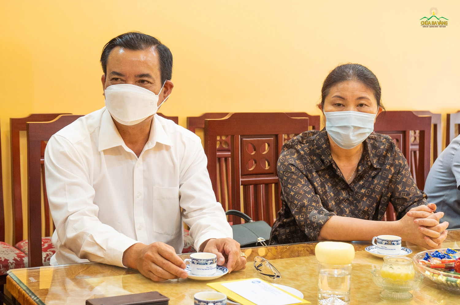 mttqvn tinh quang ninh va mttqvn tp  uong bi chuc mung dai le vu lan chua ba vang