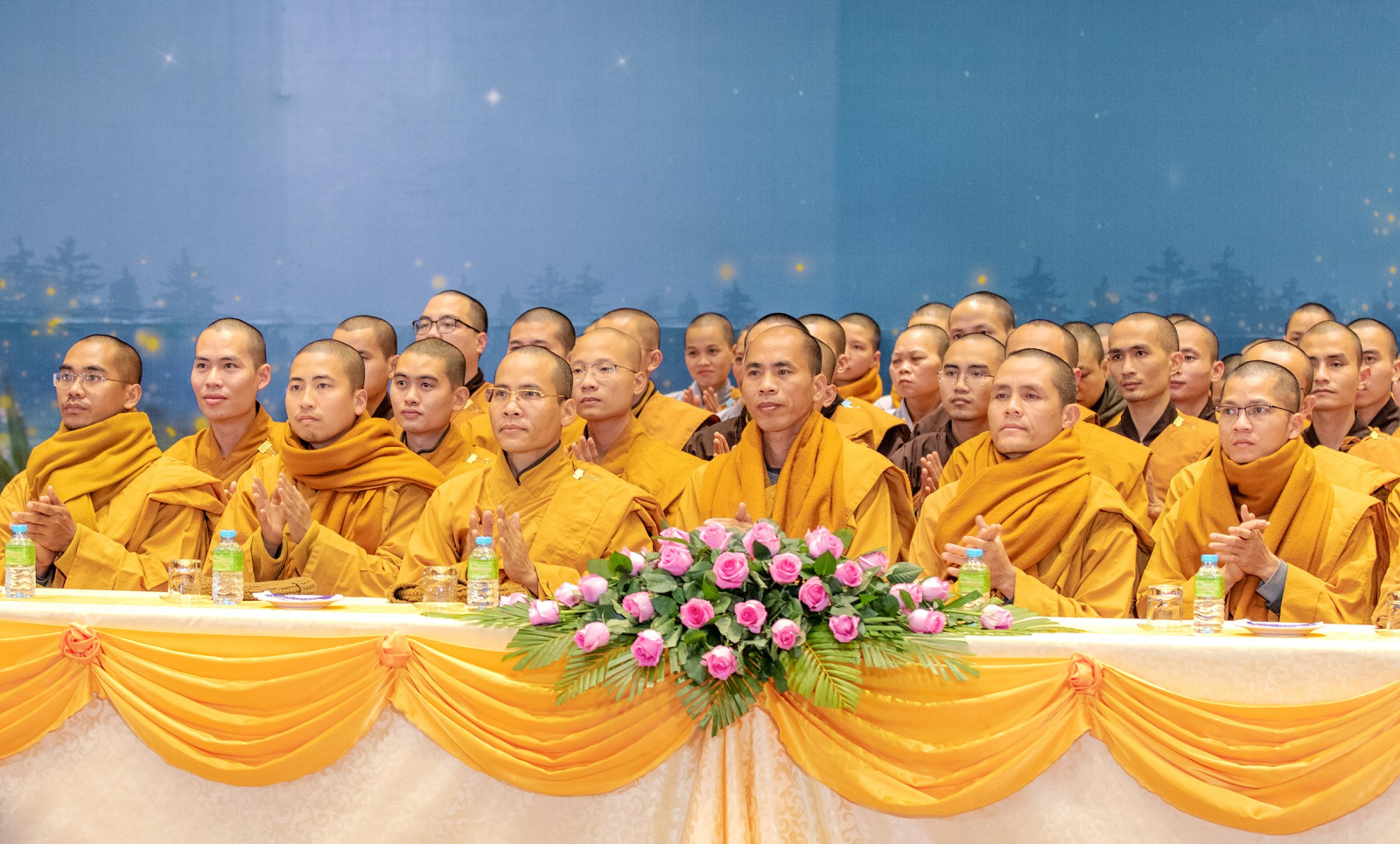 ngap tran hanh phuc trong dem  ??ca mung duc phat thanh dao ??
