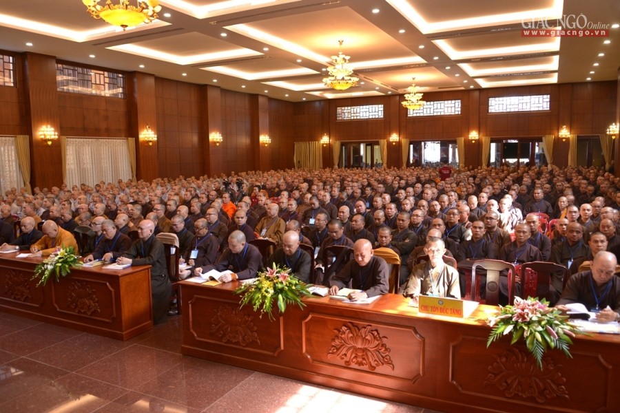 nghe va thao luan ve hanh chanh giao hoi