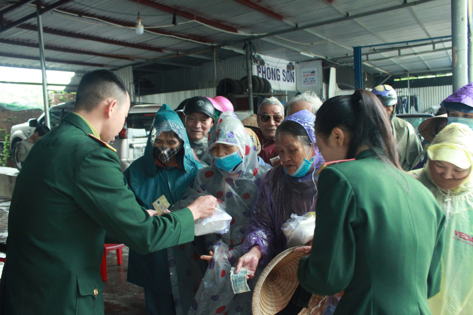 nhung suat com nghia tinh quan dan