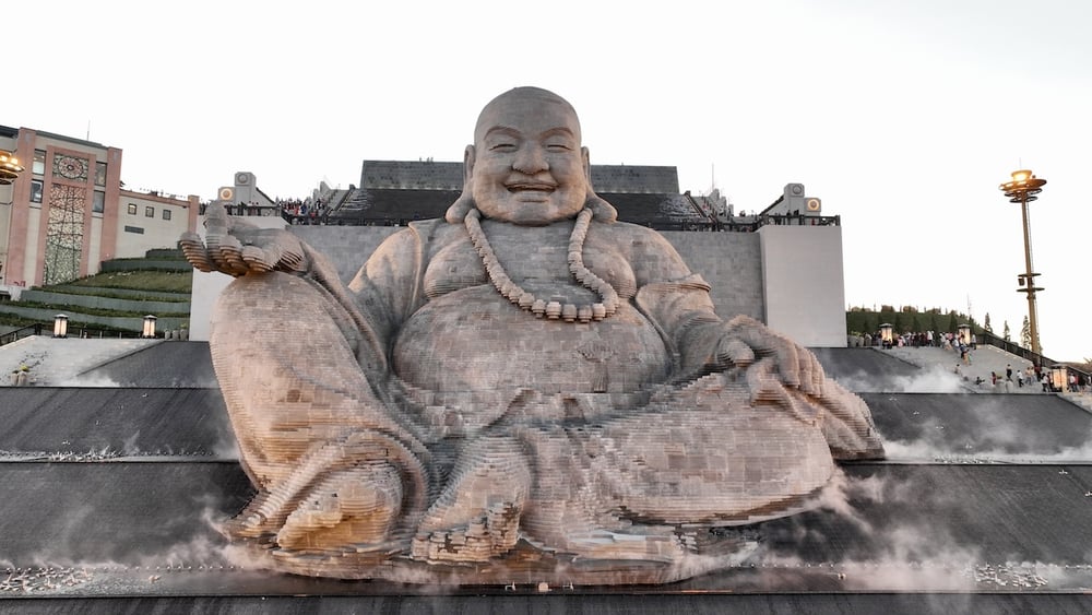 nui ba den tung bung suot ngay dem trong hoi xuan keo dai het thang gieng