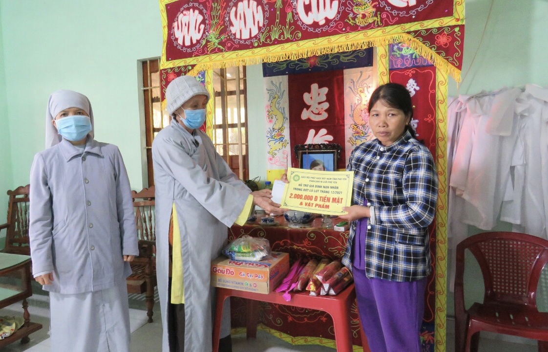 phan ban ni gioi tinh phu yen ho tro nguoi dan bi anh huong do mua lu