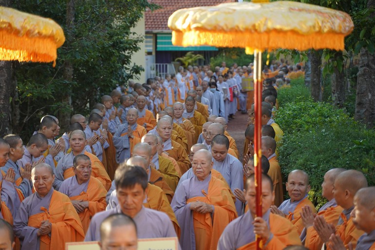 phan ban ni gioi trung uong ghpgvn tham cung duong hanh gia ni tai thua thien hue