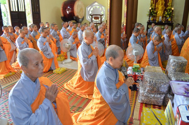 phan ban ni gioi trung uong ghpgvn tham cung duong hanh gia ni tai thua thien hue